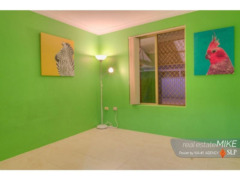 5 Flanders Place, Alexander Heights WA 6064