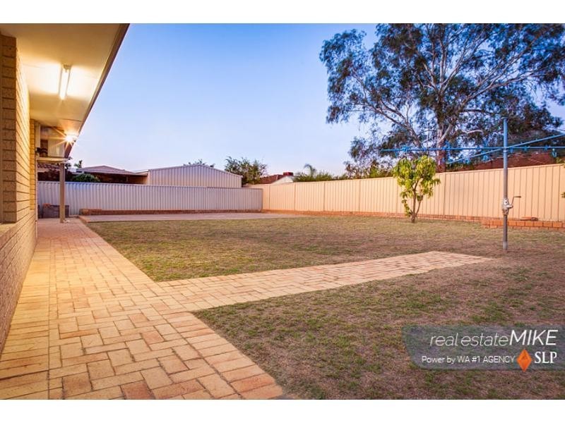 5 Flanders Place, Alexander Heights WA 6064