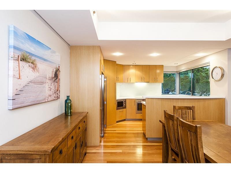 4/152 Mill Point Road, South Perth WA 6151