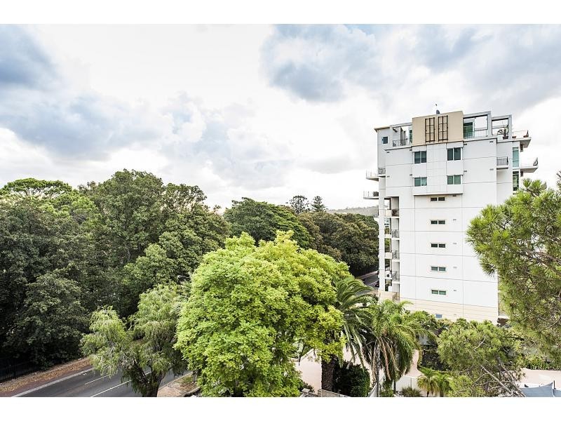 4/152 Mill Point Road, South Perth WA 6151