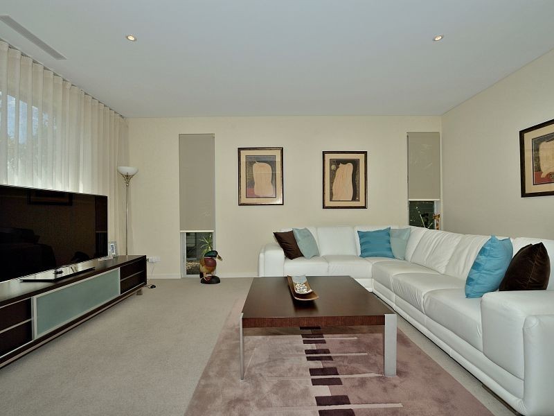 5 Cassowary Crescent, Coodanup WA 6210