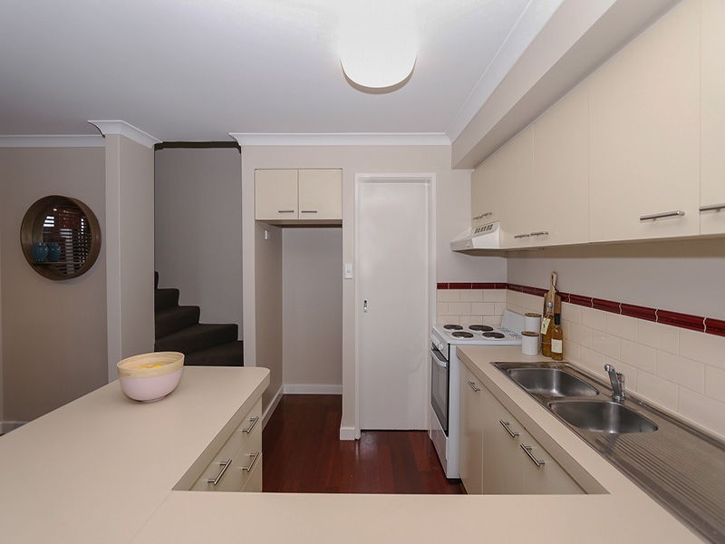 3/5 Conroy Street, Maylands WA 6051