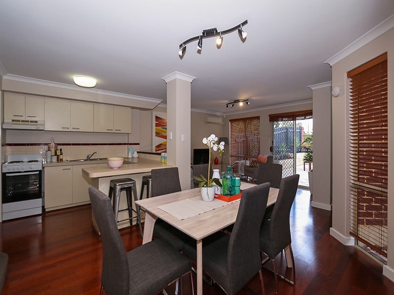 3/5 Conroy Street, Maylands WA 6051