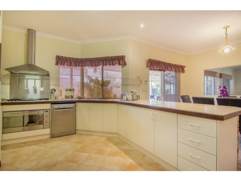 8 Lapwing Road, Coodanup WA 6210