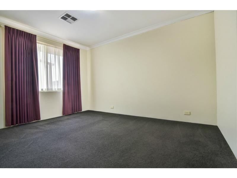 8 Lapwing Road, Coodanup WA 6210