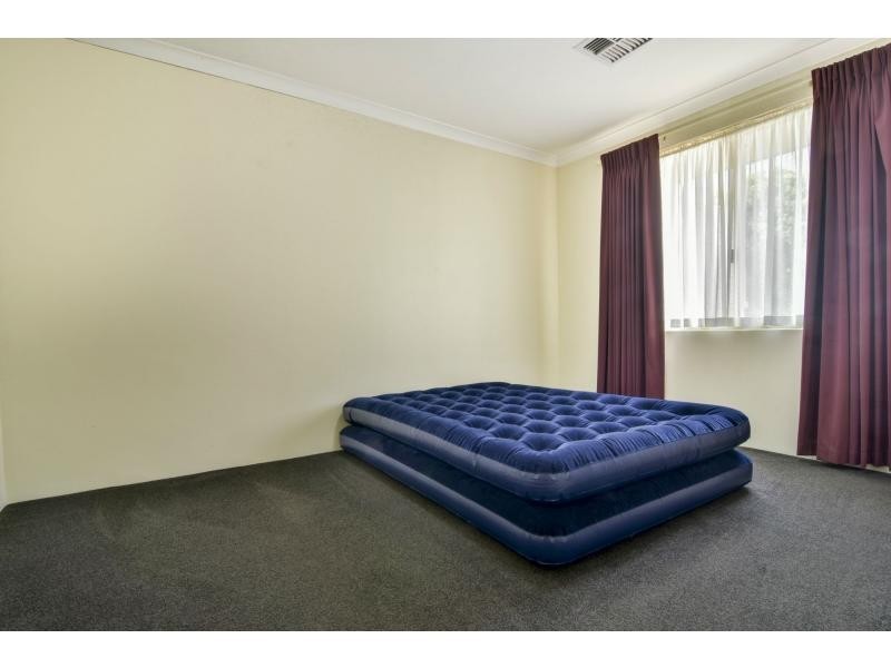 8 Lapwing Road, Coodanup WA 6210