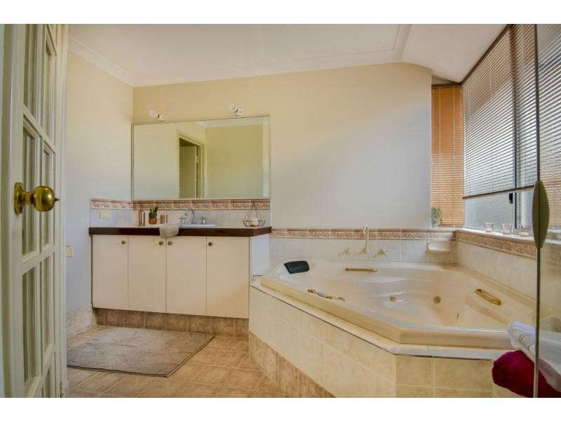 8 Lapwing Road, Coodanup WA 6210