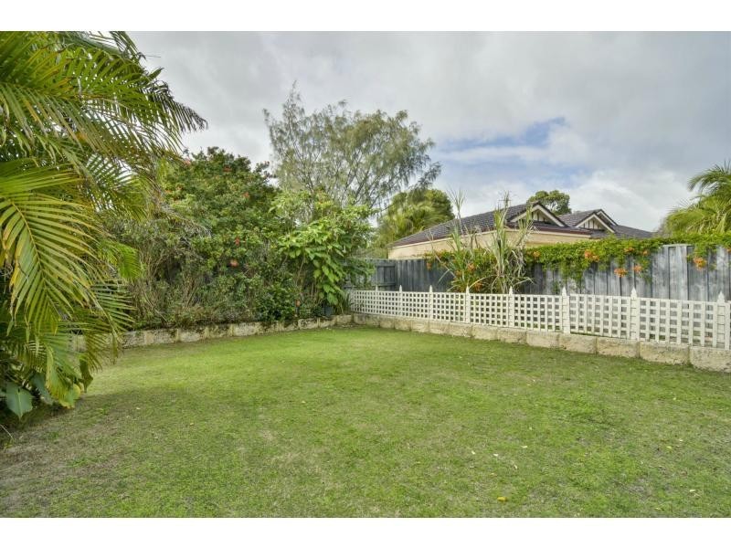 8 Lapwing Road, Coodanup WA 6210