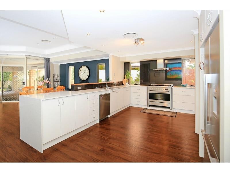 23 Ballard Meander, Lakelands WA 6180