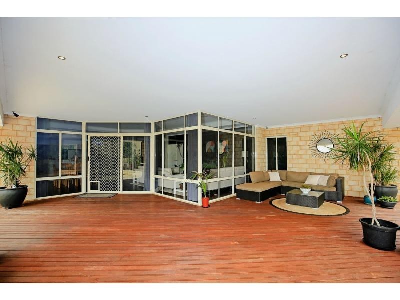 23 Ballard Meander, Lakelands WA 6180