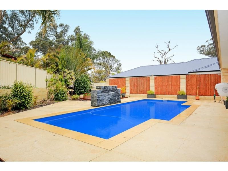 23 Ballard Meander, Lakelands WA 6180