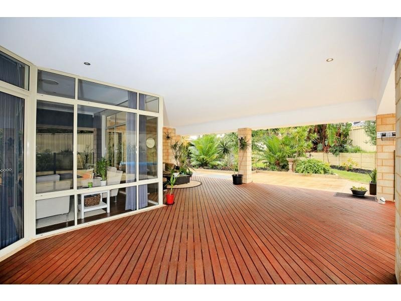 23 Ballard Meander, Lakelands WA 6180