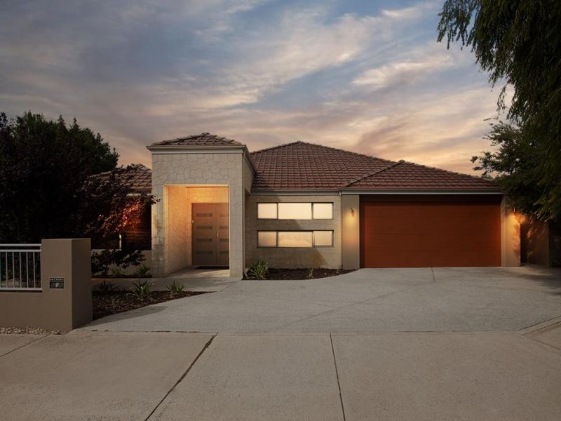 5 Grallina Way, Tapping WA 6065