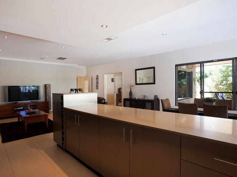 5 Grallina Way, Tapping WA 6065