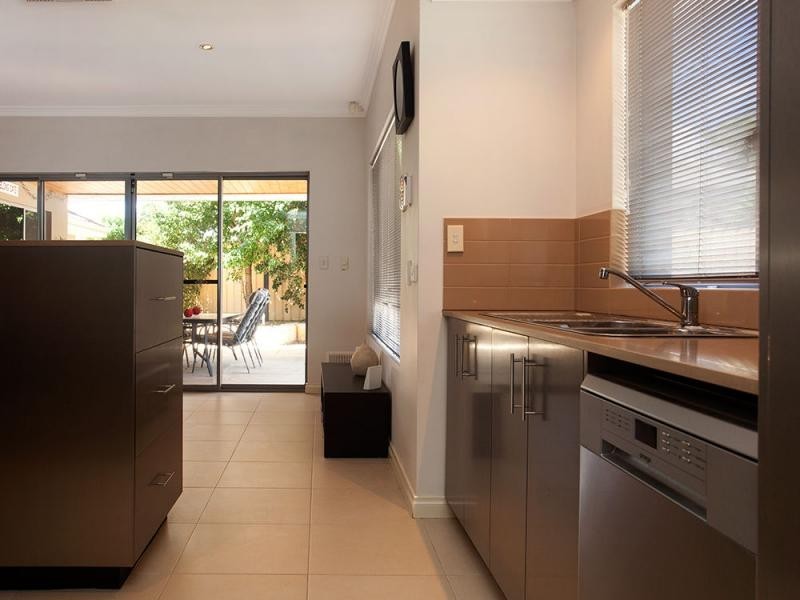 5 Grallina Way, Tapping WA 6065