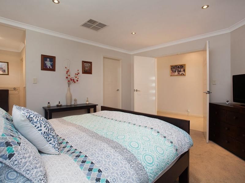 5 Grallina Way, Tapping WA 6065