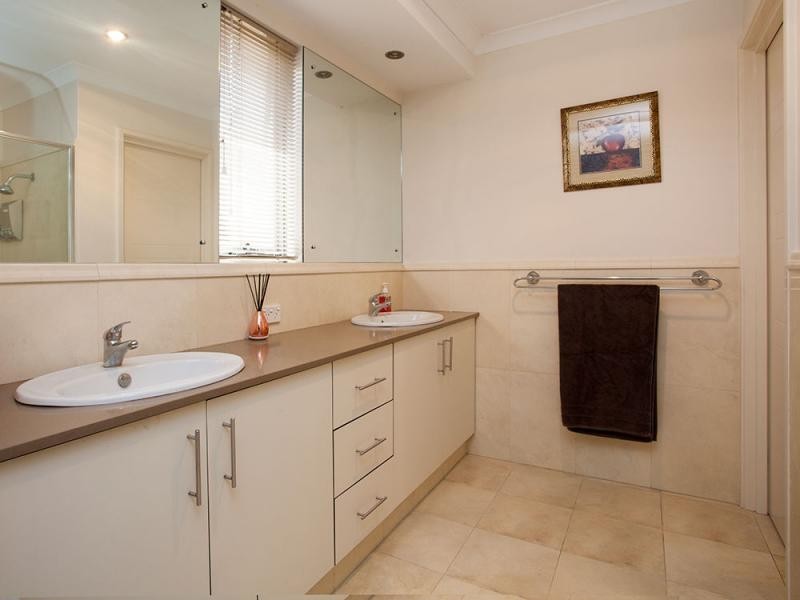 5 Grallina Way, Tapping WA 6065