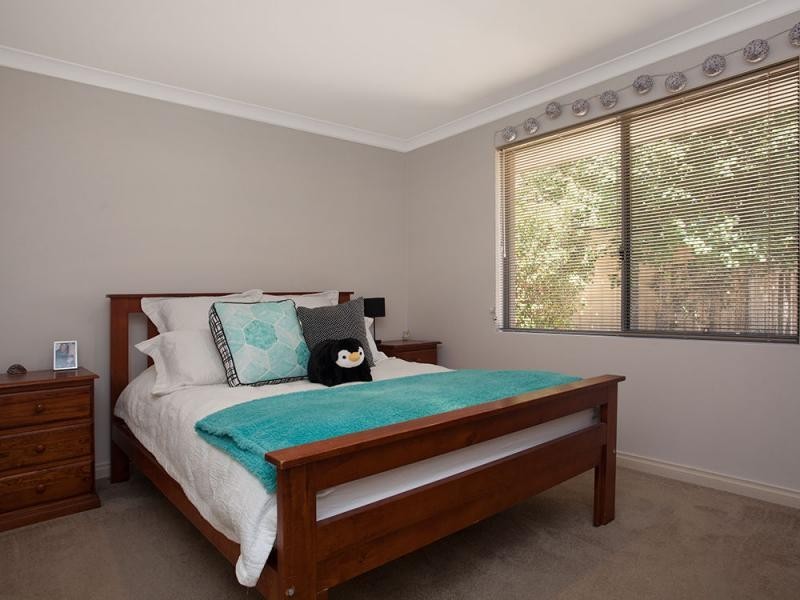 5 Grallina Way, Tapping WA 6065