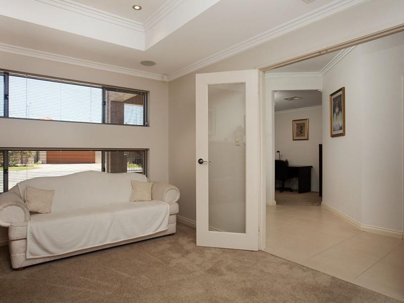 5 Grallina Way, Tapping WA 6065