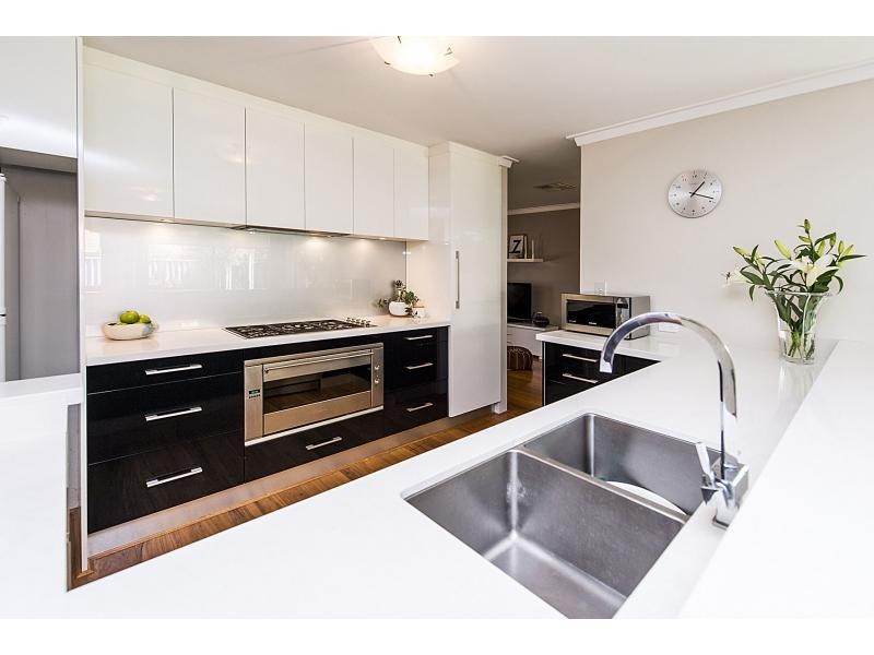 11 Fitzgerald Court, Kingsley WA 6026