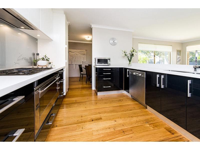 11 Fitzgerald Court, Kingsley WA 6026