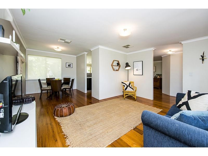 11 Fitzgerald Court, Kingsley WA 6026