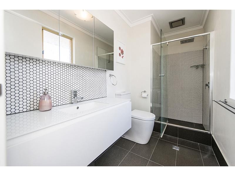 11 Fitzgerald Court, Kingsley WA 6026