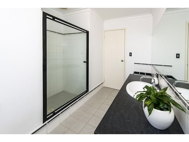 11 Fitzgerald Court, Kingsley WA 6026