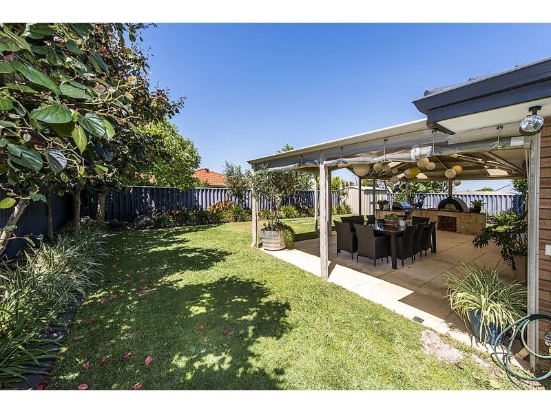 11 Fitzgerald Court, Kingsley WA 6026