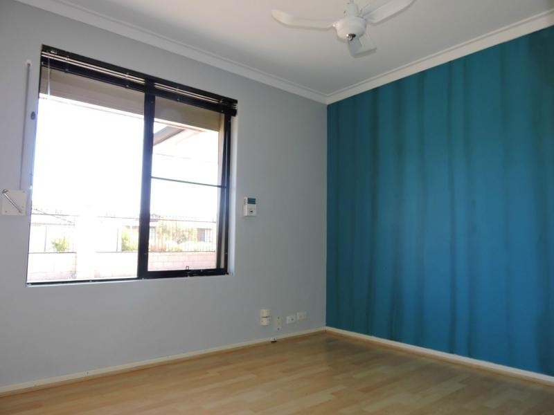 33 June Road, Safety Bay WA 6169