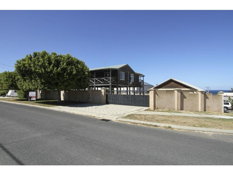 44 Mindarie Drive, Quinns Rocks WA 6030