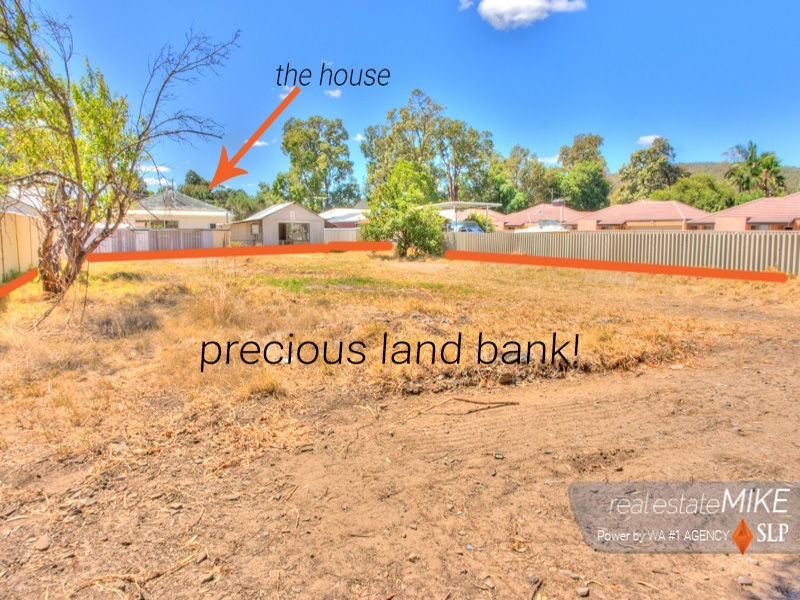 11 Church Street, Kelmscott WA 6111