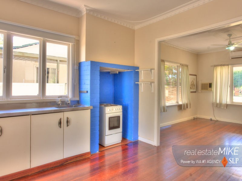 11 Church Street, Kelmscott WA 6111