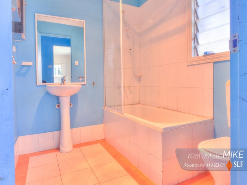 11 Church Street, Kelmscott WA 6111