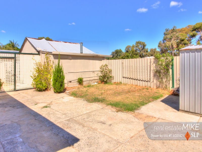 11 Church Street, Kelmscott WA 6111