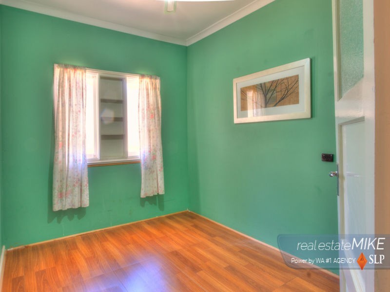 11 Church Street, Kelmscott WA 6111