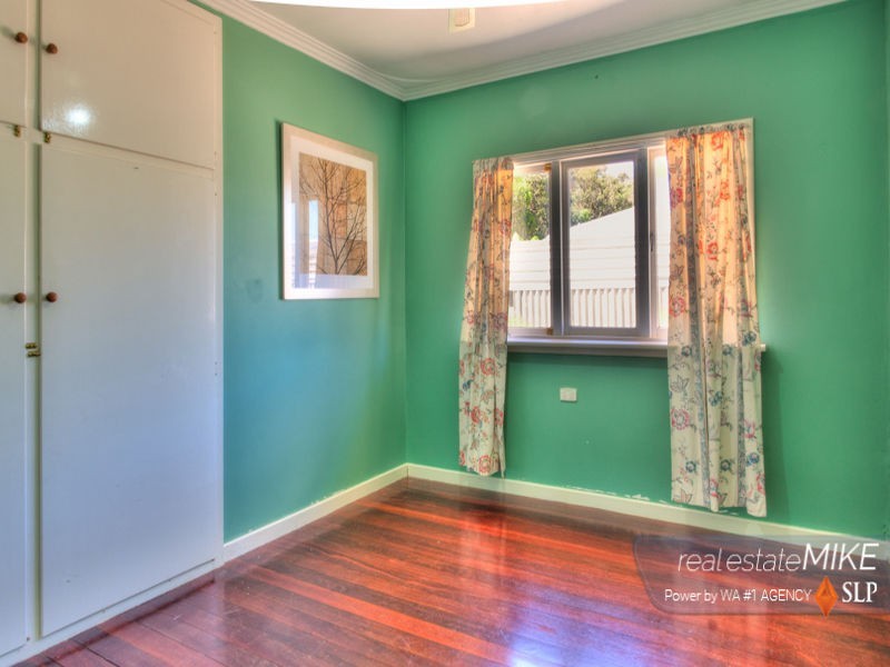 11 Church Street, Kelmscott WA 6111