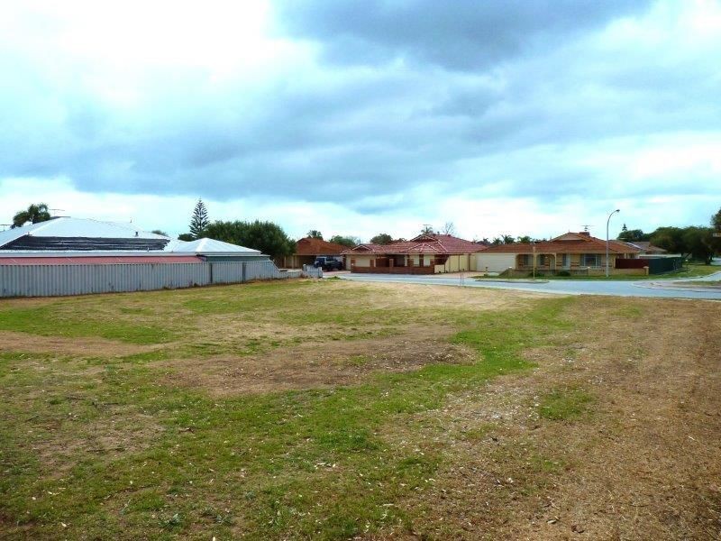 24 Parkland Drive, Warnbro WA 6169