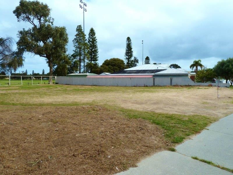 24 Parkland Drive, Warnbro WA 6169
