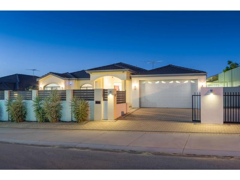 329 Kingsway, Landsdale WA 6065