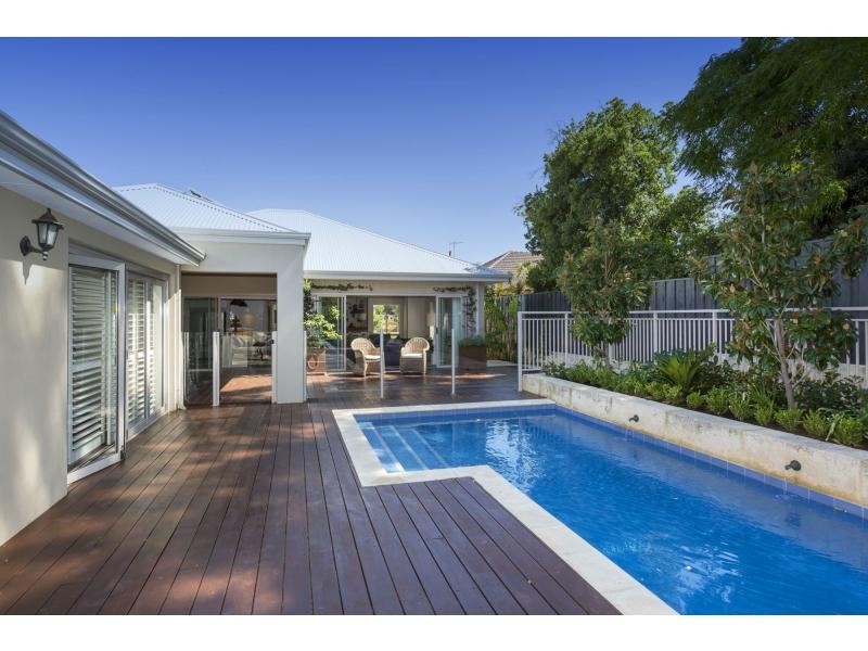 26 McDonald Street, Como WA 6152