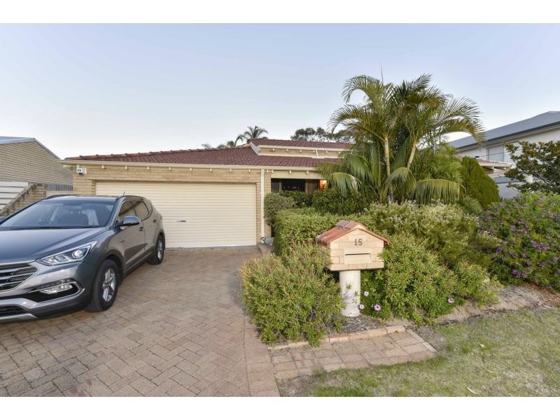 15 Chetwynd Way, Booragoon WA 6154