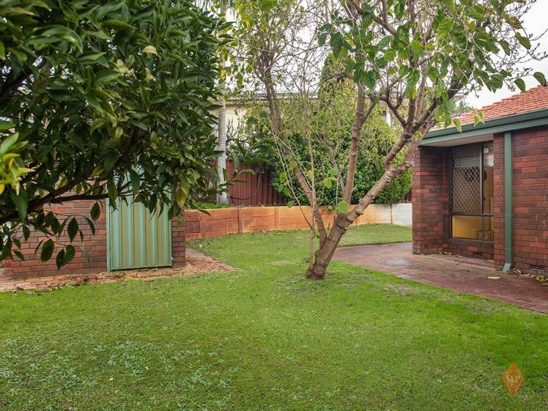 33 Ewing Avenue, Bull Creek WA 6149