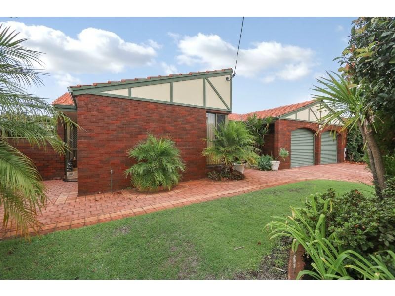 33 Ewing Avenue, Bull Creek WA 6149