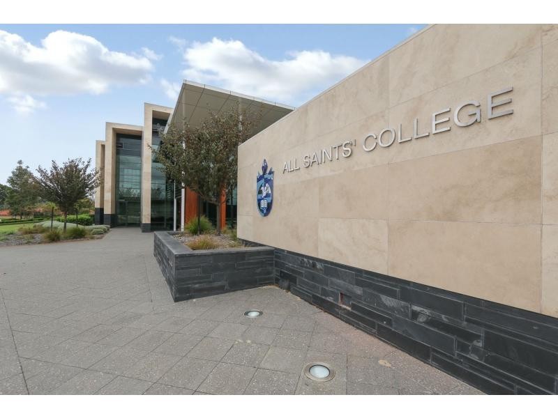 33 Ewing Avenue, Bull Creek WA 6149