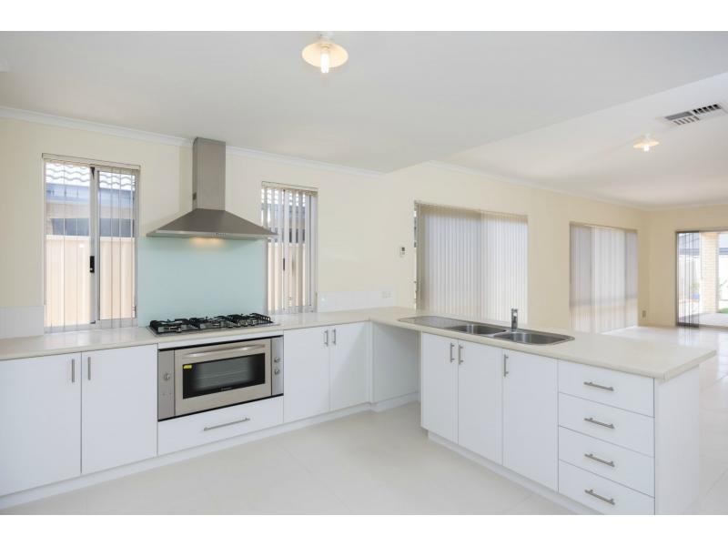 53 Tissington Drive, Darch WA 6065