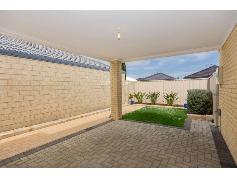 53 Tissington Drive, Darch WA 6065