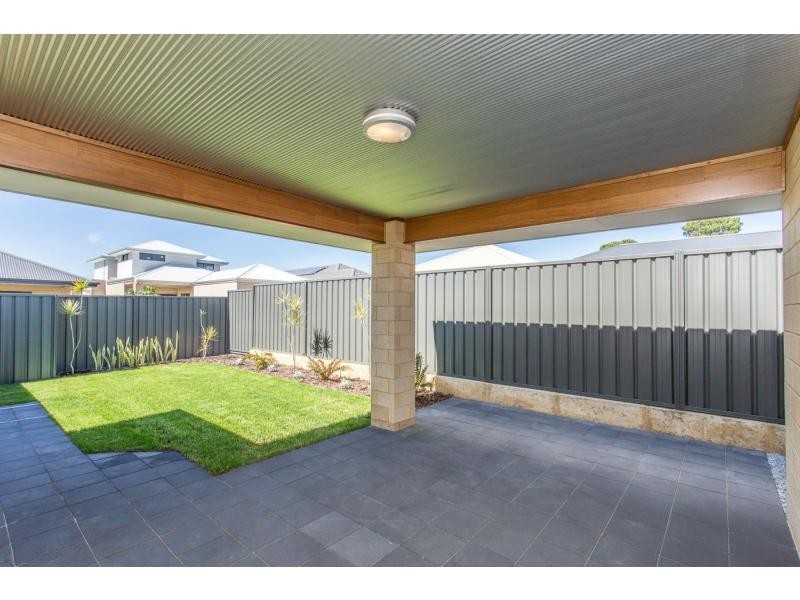 318 Southern River Road, Southern River WA 6110