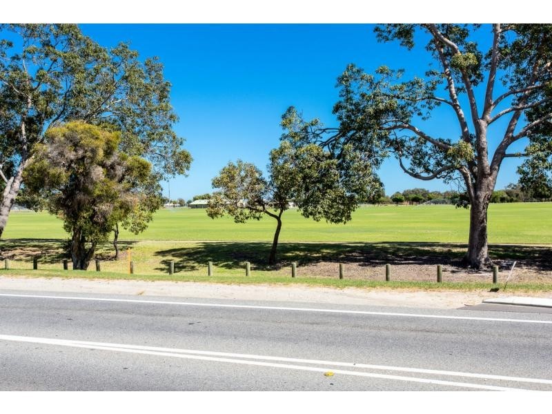 318 Southern River Road, Southern River WA 6110