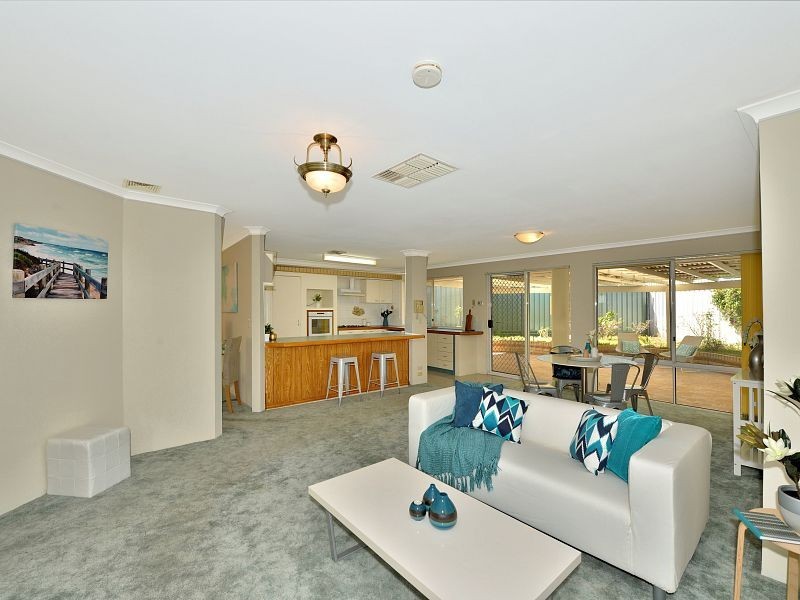 2 Brighton Place, Greenfields WA 6210